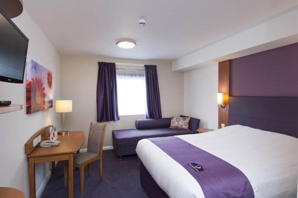 Premier Inn Watford - Croxley Green Phòng bức ảnh