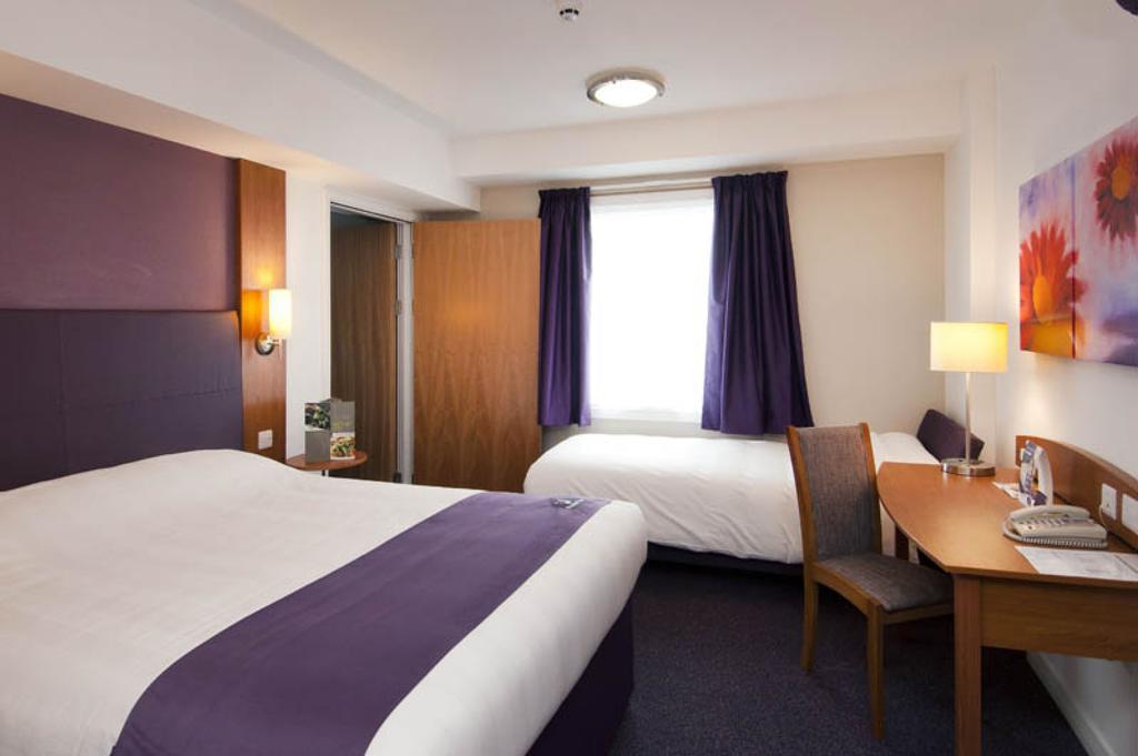 Premier Inn Watford - Croxley Green Phòng bức ảnh