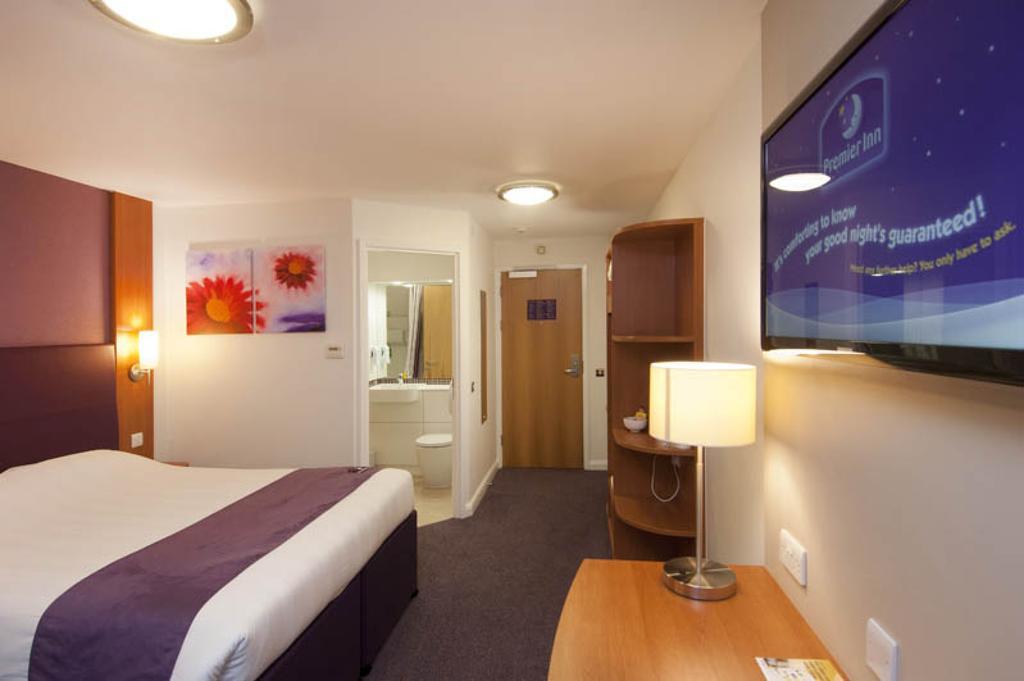 Premier Inn Watford - Croxley Green Ngoại thất bức ảnh