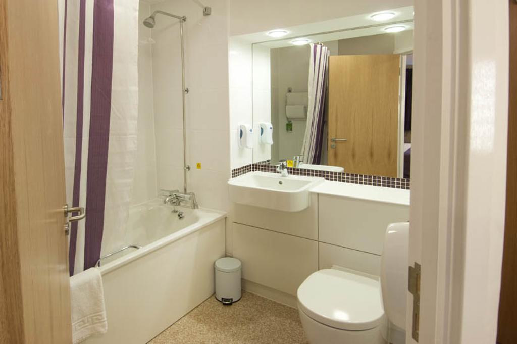 Premier Inn Watford - Croxley Green Phòng bức ảnh