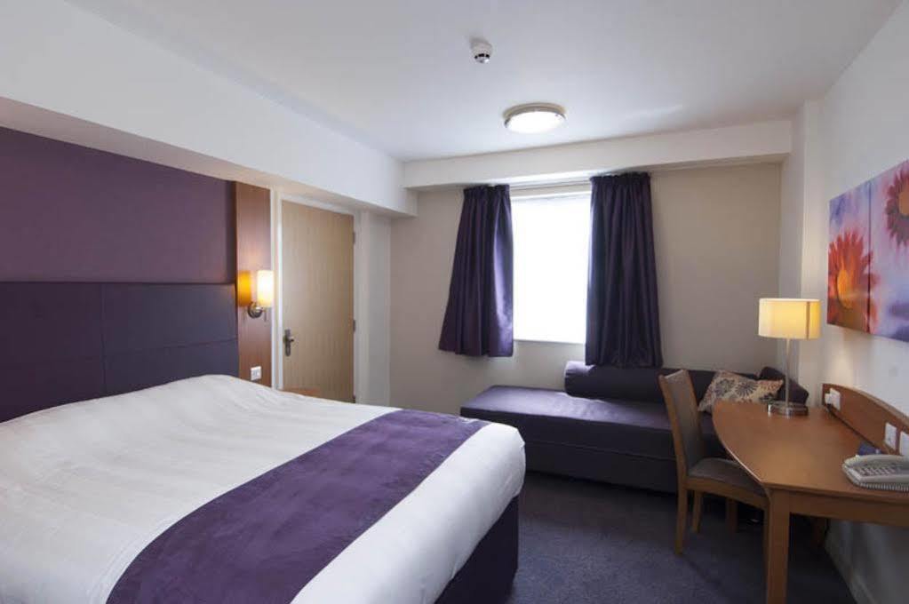 Premier Inn Watford - Croxley Green Ngoại thất bức ảnh